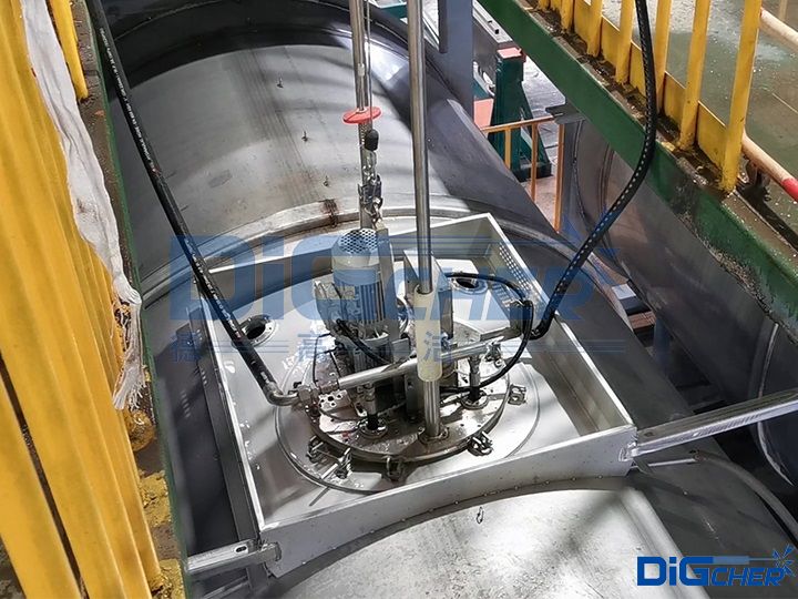 高壓水公路罐車自動清洗機構(gòu)