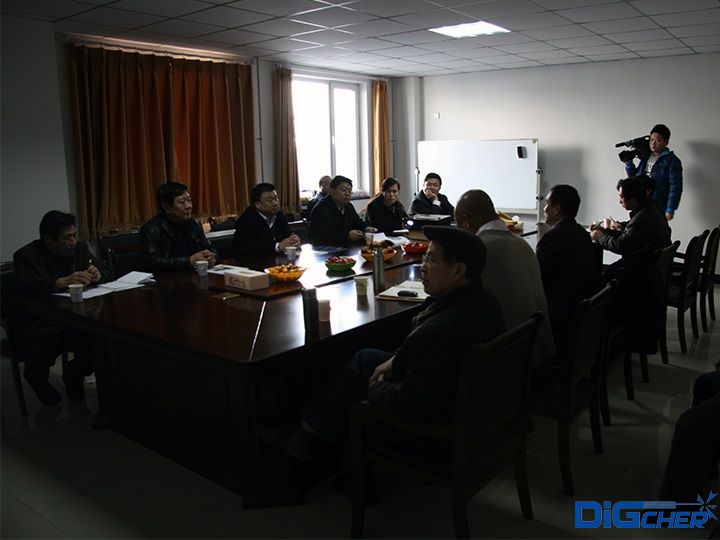 廊坊和大廠科技局領(lǐng)導(dǎo)聽(tīng)取科研匯報(bào)